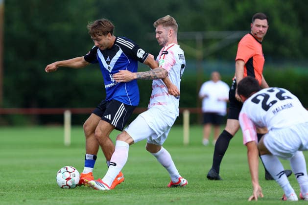 8 Alexander Mühling (Rot-Weiß Oberhausen), 6 Henri Schümann (Hamburger SV U21, U 21 Fußball I Herren I Testspiel I Saison 2026-2027 I Rot-Weiß Oberhausen - Hamburger SV U21 I 11.07.2026 I Sportplatz Eicklingen *** 8 Alexander Mühling Rot Weiß Oberhausen, 6 Henri Schümann Hamburger SV U21 Soccer I Men s I Friendly Match I 2026–2027 Season I Rot Weiß Oberhausen Hamburger SV U21 I July 11, 2026 I Eicklingen Sports Field