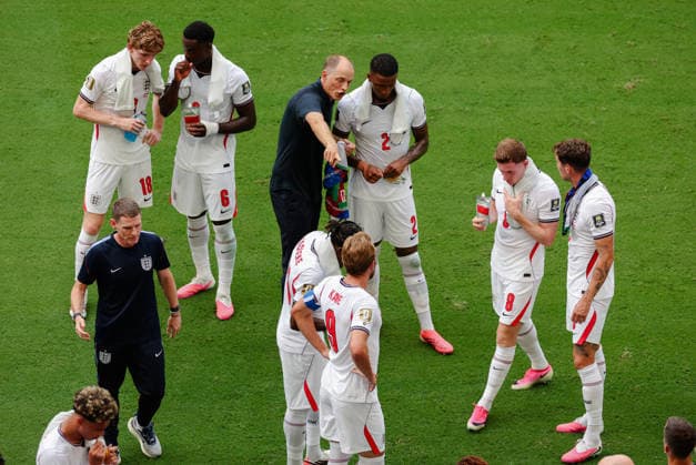 2026 FIFA World Cup, WM, Weltmeisterschaft, Fussball Quarter Final England v Norway Miami Stadium, Miami 11.07.2026 England Coach Thomas Tuchel and Ezri Konsa of England during hydration break 2026 FIFA World Cup Quarter Final England v Norway Miami Stadium, Miami 11.07.2026 Photograph By Marc Aspland The Times  Copyright: xMarcxAsplandx NINTCHDBPICT001094778975