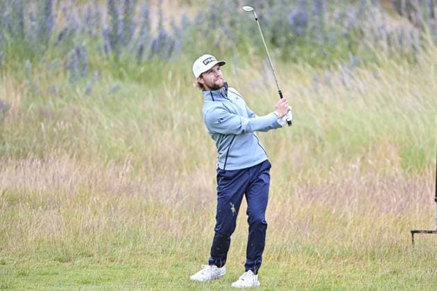 Scottish Open Day Three Rasmus Neergaard-Peterson chips onto the greeen on hole 1 on Day Three of the Genesis Scottish Open 2026 at The Renaissance Club, North Berwick 11 07 2026 UK Newspapers OUT Copyright: xJamiexJohnstonx FIL-23616-0131