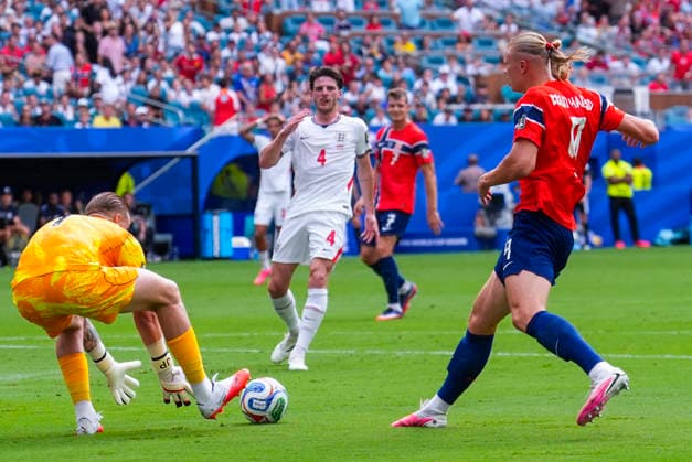 Fotball-VM 2026: Norge - England Miami Gardens, Florida , USA 20260711. Erling Braut Haaland under kvartfinalen i fotball-VM 2026 mellom Norge og England pa Miami stadion. Foto: Fredrik Varfjell NTB Miami Gardens, Florida USA EDITORIAL USE ONLY. RESTRICTED USE FOR BETTING COMPANIES Ref:_SPO8ITlOTaO97Y.jpg *** 2026 FIFA World Cup: Norway vs. England, Miami Gardens, Florida, USA 20260711 Erling Braut Haaland during the quarterfinal match of the 2026 FIFA World Cup between Norway and England at Miami Stadium. Photo: Fredrik Varfjell, NTB, Miami Gardens, Florida, USA. EDITORIAL USE ONLY. RESTRICTED USE FOR BETTING COMPANIES.  Copyright: xFredrikxVarfjellx xNTBx