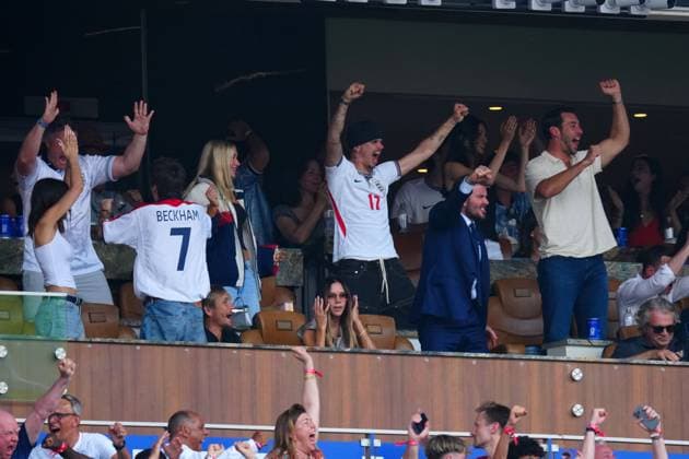 David Beckham, Victoria Beckham, Romeo Beckham, Cruz Beckham and Harper Beckham celebrate Jude Bellinmgham s goal to make it 1-1 England v Norway, 2026 FIFA World Cup, WM, Weltmeisterschaft, Fussball Quarter-final, Football, Miami Stadium, Miami, Florida, USA - 11 Jul 2026Miami Miami Stadium Florida (FL) United States of America  Copyright: xJavierxGarcia Shutterstockx 16986211bz