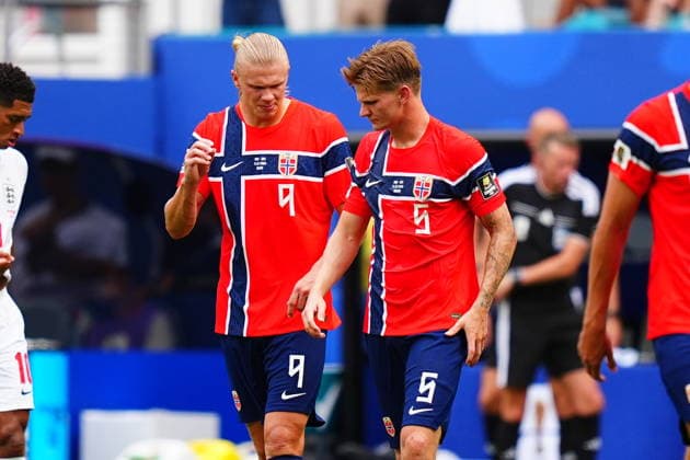 Norway v England - FIFA World Cup, WM, Weltmeisterschaft, Fussball 2026 - Quarter Finals MIAMI GARDENS, FLORIDA - JULY 11: David Wolfe (5) and Erling Haaland (9) of Norway in action during the 2026 FIFA World Cup quarterfinal match between Norway and England at Miami Stadium in Miami Gardens, Florida, United States, on July 11, 2026. Evrim Aydin Anadolu Miami Gardens World. Editorial use only. Please get in touch for any other usage.  Copyright: x2026xAnadoluxEvrimxAydinx