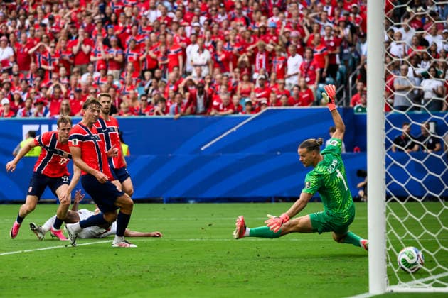 Norway v England - FIFA World Cup, WM, Weltmeisterschaft, Fussball 2026 Jude Bellingham of England scores a goal during the FIFA World Cup 2026 quarter final football match between Norway and England. Miami Gardens United States Copyright: xNicolòxCampox