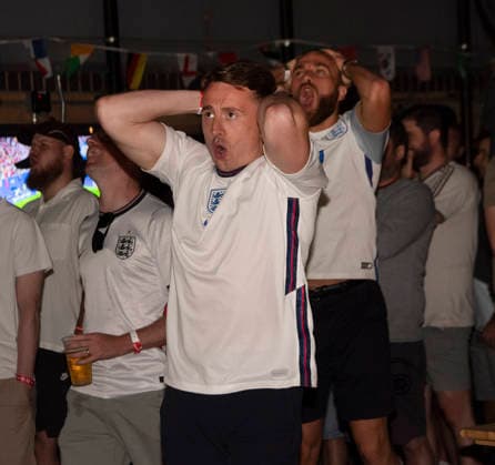 Norway v England at Broomfields England fans during a screening of the FIFA World Cup, WM, Weltmeisterschaft, Fussball 2026 match between Norway and England at Broomfields in the CopperJax Community Stadium, London 11 07 2026 UK Newspapers OUT Copyright: xAlanxWalterx FIL-23610-0022