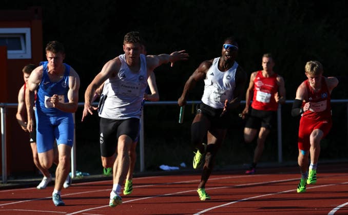 Norddeutsche Leichtathletik-Meisterschaften in Bremen: Die Staffel vom SCC Berlin siegte über 4x100 Meter bei den Männern. *** North German Track and Field Championships in Bremen: The SCC Berlin men s relay team won the 4x100-meter race