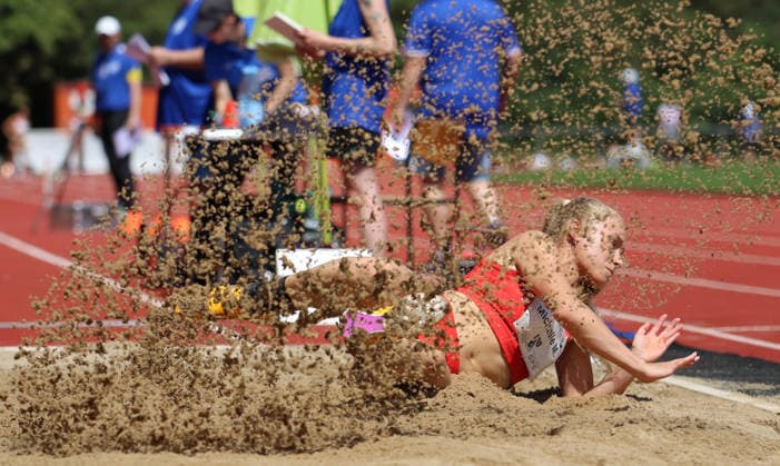 Norddeutsche Leichtathletik-Meisterschaften in Bremen: Michelle Manke (LG Nord Berlin) siegte im Weitsprung der Frauen. *** North German Track and Field Championships in Bremen: Michelle Manke of LG Nord Berlin won the women s long jump