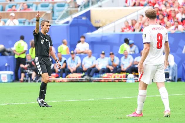 RECORD DATE NOT STATED FIFA World Cup, WM, Weltmeisterschaft, Fussball 2026 - Quarterfinals - Norway v England Referee Clement Turpin during the FIFA World Cup quarterfinal match between Norway and England, at Miami Stadium, in Florida, United States, on Saturday, July 11, 2026.(Foto: William Volcov Brazil Photo Press IMAGO) Sports Miami FL United States Copyright: xWILLIAMxVOLCOVx