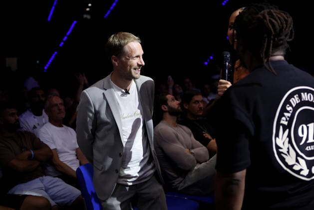 Stuttgart , Boxen Felix Sturm vs. Granit Stein, Oliver Pocher im Publikum *** Stuttgart, Boxing: Felix Sturm vs. Granit Stein, Oliver Pocher in the audience