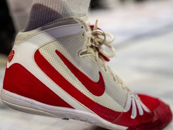 Felix Sturm hat den Ehering an seinem Schuh, Felix Sturm vs. Granit Stein , Boxen, One last dance, 11.07.2026 Felix Sturm vs. Granit Stein , Boxen, One last dance, 11.07.2026 Stuttgart *** Felix Sturm has his wedding ring on his shoe, Felix Sturm vs. Granit Stein, Boxing, One Last Dance, July 11, 2026 Felix Sturm vs. Granit Stein, Boxing, One Last Dance, July 11, 2026 Stuttgart Copyright: xMichaelxSchmidt Eibner-Pressefotx EP_MST