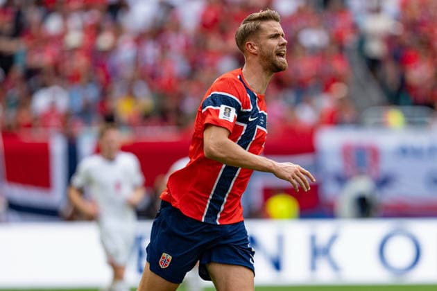 Kristoffer Ajer of Norway gestures during the match between Norway and England, valid for the quarterfinals of the 2026 FIFA World Cup, WM, Weltmeisterschaft, Fussball held at Hard Rock Stadium in Miami Gardens, Florida, United States. Richard Callis Fotoarena (Richard Callis SPP)  Copyright: xRichardxCallisx xSPPx spp-en-RiCa-2983155