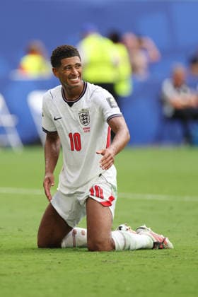Football - FIFA World Cup, WM, Weltmeisterschaft, Fussball - Quarter Final - Norway v England 11th July 2026 - FIFA World Cup - Quarter Final - Norway v England - Jude Bellingham of England looks dejected - Photo: Simon Stacpoole Offside. Miami USA *** Fußball: FIFA-Weltmeisterschaft, Viertelfinale: Norwegen gegen England, 11. Juli 2026 FIFA-Weltmeisterschaft, Viertelfinale: Norwegen gegen England – Jude Bellingham aus England wirkt niedergeschlagen. Foto: Simon Stacpoole, Offside, Miami, USA  Copyright: xSimonxStacpoolexOffside
