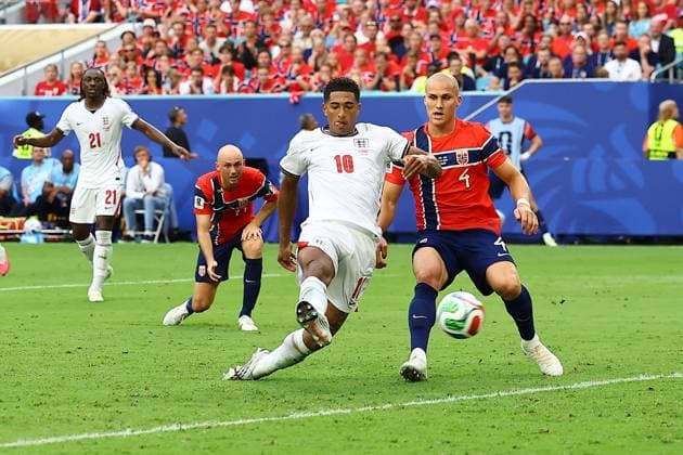 Jude Bellingham of England scores the second goal England v Norway, 2026 FIFA World Cup, WM, Weltmeisterschaft, Fussball Quarter-final, Football, Miami Stadium, Miami, Florida, USA - 11 Jul 2026Miami Miami Stadium Florida (FL) United States of America  Copyright: xMichaelxZemanek Shutterstockx 16986212ce
