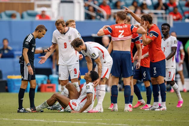 Norway vs England MIAMI, FL - 11.07.2026: NORWAY VS ENGLAND - HEGGEM Torbjorn of Norway steps on the ankle of BELLINGHAM Jude of England during the match between Norway and England in the quarterfinals of the 2026 World Cup, held at Hard Rock Stadium in Miami, United States. (Photo: Marcelo Machado de Melo Fotoarena) x2983191x  MarceloxMachadoxdexMelo
