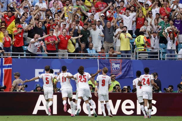 FIFA World Cup, WM, Weltmeisterschaft, Fussball 2026 quarterfinals - Norway vs England Players of England celebrate scoring the 1-2 goal during the FIFA World Cup 2026 quarterfinals match Norway against England, in Miami, Florida, USA, 11 July 2026. MIAMI United States  Copyright: xSHAWNxTHEWx