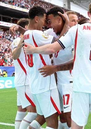 Jude Bellingham celebrates scoring for England with Morgan Rogers England v Norway, 2026 FIFA World Cup, WM, Weltmeisterschaft, Fussball Quarter-final, Football, Miami Stadium, Miami, Florida, USA - 11 Jul 2026Miami Miami Stadium Florida (FL) United States of America  Copyright: xMichaelxZemanek Shutterstockx 16986212cp