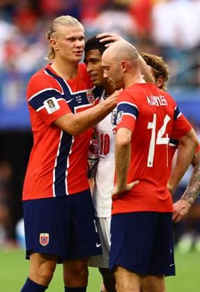 Erling Haaland of Norway and Jude Bellingham of England England v Norway, 2026 FIFA World Cup, WM, Weltmeisterschaft, Fussball Quarter-final, Football, Miami Stadium, Miami, Florida, USA - 11 Jul 2026Miami Miami Stadium Florida (FL) United States of America  Copyright: xMichaelxZemanek Shutterstockx 16986212cy