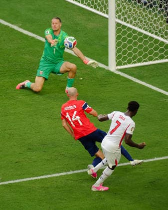 2026 FIFA World Cup, WM, Weltmeisterschaft, Fussball Quarter Final England v Norway Miami Stadium, Miami 11.07.2026 Bukayo Saka of England shot on goal from a deflection 2026 FIFA World Cup Quarter Final England v Norway Miami Stadium, Miami 11.07.2026 Photograph By Marc Aspland The Times  Copyright: xMarcxAsplandx NINTCHDBPICT001094799336
