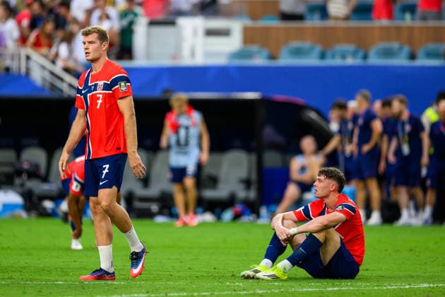 260711 Alexander Sorloth and Jorgen Strand Larsen of Norway look dejected after the FIFA World Cup, WM, Weltmeisterschaft, Fussball 2026 quarter-final football match between Norway and England on July 11, 2026 in Miami. Photo: Jon Olav Nesvold BILDBYRAN COP 217 VG0992 bbeng fotboll football soccer fotball vm fotbolls-vm fotball-vm fotbolls-vm 2026 fifa world cup 2026 kvartfinale kvartsfinal quarterfinal quarter-final england norge norway depp *** July 11, 2026: Alexander Sorloth and Jorgen Strand Larsen of Norway look dejected after the 2026 FIFA World Cup quarterfinal soccer match between Norway and England on July 11, 2026 in Miami. Photo by Jon Olav Nesvold, BILDBYRAN COP 217 VG0992 bbeng soccer football fotball World Cup soccer World Cup fotball World Cup soccer World Cup 2026 FIFA World Cup 2026 quarterfinal quarterfinal quarter final England Norway depp  Copyright: JONxOLAVxNESVOLD BB260711JE143
