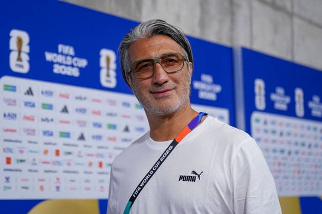 USA: Fussball FIFA World Cup, WM, Weltmeisterschaft, Fussball 2026, Viertelfinale - Argentinien vs Schweiz - Kansas City Stadium (GEHA Field at Arrowhead Stadium, Kansas City, Missouri): Murat Yakin (Trainer, Schweiz) *** USA Soccer 2026 FIFA World Cup, Quarterfinals: Argentina vs. Switzerland, Kansas City Stadium (GEHA Field at Arrowhead Stadium), Kansas City, Missouri; Murat Yakin, Head Coach, Switzerland Copyright: xJOERANxSTEINSIEKx