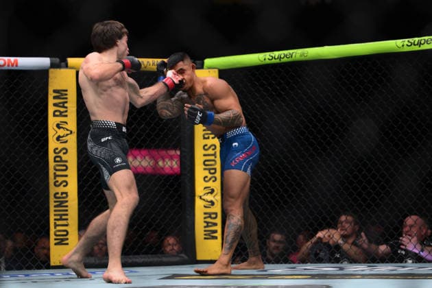 July 11, 2026, Las Vegas, Nevada, USA: LUKE RILEY defeated KAI KAMAKA III by TKO (strikes) at 3:03 of Round 1 during UFC 329 at the T-Mobile Arena in Las Vegas. Las Vegas USA - ZUMAo117 20260711_zsp_o117_042 Copyright: xMikaelxOnax
