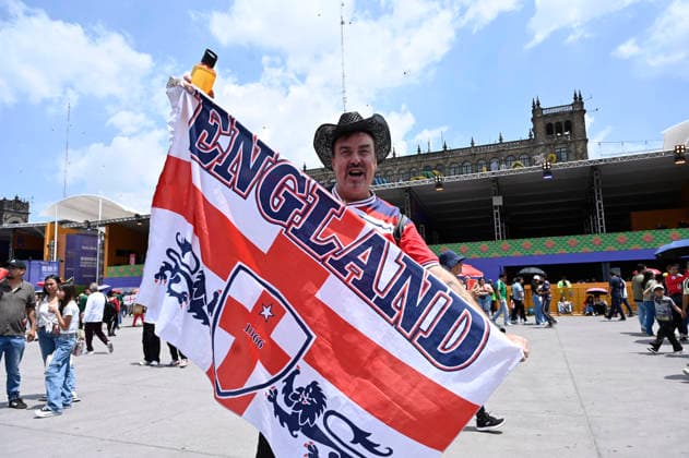 Norway v England FIFA Fan Festival - FIFA World Cup, WM, Weltmeisterschaft, Fussball 2026 A England football fan attends the FIFA World Cup Fan Festival in Mexico City to watch the FIFA World Cup 2026 quarter-final match between England and Norway on a giant screen on July 11, 2026, in Mexico City, Mexico. (Photo by Carlos Tischler Eyepix Group) Copyright: xCarlosxTischler EyepixxGroupx CT_11072026_192700