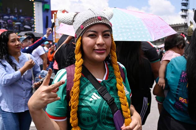 Norway v England FIFA Fan Festival - FIFA World Cup, WM, Weltmeisterschaft, Fussball 2026 A Norway football fan wears a crochet Viking helmet to support the Nordic country while attending the FIFA World Cup Fan Festival in Mexico City to watch the FIFA World Cup 2026 quarter-final match between England and Norway on a giant screen on July 11, 2026, in Mexico City, Mexico. (Photo by Carlos Tischler Eyepix Group) Copyright: xCarlosxTischler EyepixxGroupx CT_11072026_192701