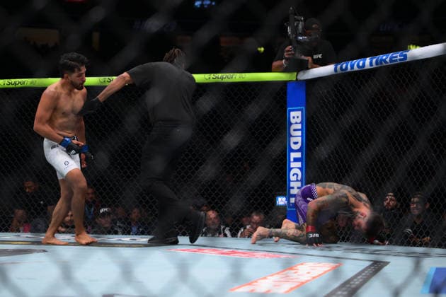 July 11, 2026, Las Vegas, Nevada, USA: ADRIAN YANEZ (L) drop CODY GARBRANDT (R) during UFC 329 at the T-Mobile Arena in Las Vegas. Las Vegas USA - ZUMAo117 20260711_zsp_o117_046 Copyright: xMikaelxOnax