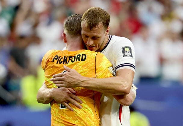 FIFA World Cup, WM, Weltmeisterschaft, Fussball 2026 quarterfinals - Norway vs England Dan Burn (R) and goalkeeper Jordan Pickford of England celebrate after the FIFA World Cup 2026 quarterfinals match Norway against England, in Miami, USA, 11 July 2026. England won 2-1. MIAMI United States  Copyright: xRONALDxWITTEKx