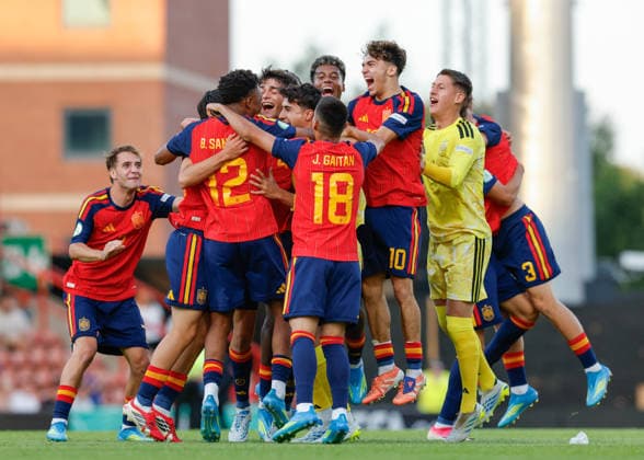 Wrexham, Wales, 11th July 2026. Players Spain celebrate the full time result after they win the UEFA European U19 Championship following the Spain U19 vs Germany U19 UEFA European U19 Championship Final match at The Racecourse, Wrexham. Picture credit should read: Cody Froggatt Sportimage EDITORIAL USE ONLY. No use with unauthorised audio, video, data, fixture lists, club league logos or live services. Online in-match use limited to 120 images, no video emulation. No use in betting, games or single club league player publications. SPI_059_CF_SPAIN_U19_V_GERMANY_U19_FINAL SPI-4858-0059