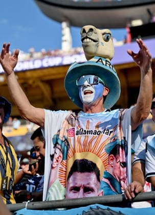 FIFA World Cup, WM, Weltmeisterschaft, Fussball 2026 quarterfinals - Argentina vs Switzerland Fans of Argentina cheer before the FIFA World Cup 2026 quarterfinals match Argentina vs Switzerland, in Kansas City, USA, 11 July 2026. KANSAS CITY United States  Copyright: xAMYxKONTRASx