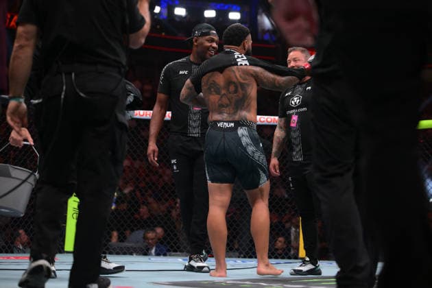 July 11, 2026, Las Vegas, Nevada, USA: GABLE STEVESON defeated ELISHA ELLISON by TKO (strikes) at 2:32 of Round 1.during UFC 329 at the T-Mobile Arena in Las Vegas. Las Vegas USA - ZUMAo117 20260711_zsp_o117_063 Copyright: xMikaelxOnax