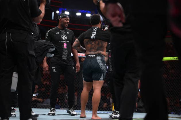 July 11, 2026, Las Vegas, Nevada, USA: GABLE STEVESON defeated ELISHA ELLISON by TKO (strikes) at 2:32 of Round 1.during UFC 329 at the T-Mobile Arena in Las Vegas. Las Vegas USA - ZUMAo117 20260711_zsp_o117_069 Copyright: xMikaelxOnax