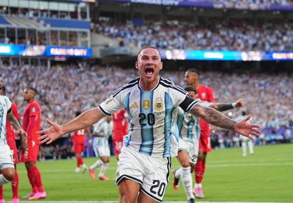 Alexis Mac Allister (Argentina) scores and celebrates his teams first goal during Argentina and Switzerland, Quarter final FIFA World Cup, WM, Weltmeisterschaft, Fussball 2026, Kansas Stadium, Kansas, USA on July 11, 2026. Thor Wegner DeFodi Images. (Photo by DeFodi Images) - *** Alexis Mac Allister of Argentina scores and celebrates his team s first goal during the quarterfinal match between Argentina and Switzerland at the 2026 FIFA World Cup at Kansas Stadium in Kansas, USA, on July 11, 2026. Photo by DeFodi Images (Thor Wegner)