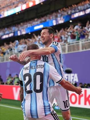 Argentina v Switzerland - FIFA World Cup, WM, Weltmeisterschaft, Fussball 2026 - Quarter Finals KANSAS CITY, MISSOURI, US - JULY 11: Lionel Messi of Argentina celebrates Alexis Mac Allister s goal during the 2026 FIFA World Cup quarter-final match between Argentina and Switzerland at Arrowhead Stadium in Kansas City, Missouri, US, on July 11, 2026. Ercin Erturk Anadolu United States World. Editorial use only. Please get in touch for any other usage.  Copyright: x2026xAnadoluxErcinxErturkx