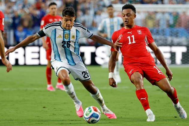 FIFA World Cup, WM, Weltmeisterschaft, Fussball 2026 quarterfinals - Argentina vs Switzerland Argentina s Nahuel Molina (L) in action against Switzerland s Dan Ndoye (R) during the FIFA World Cup 2026 quarterfinals match Argentina vs Switzerland, in Kansas City, Missouri, USA, 11 July 2026. Kansas City United States  Copyright: xPETERxKLAUNZERx