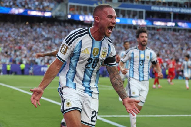 KANSAS CITY, MO - JULY 11: Alexis Mac Allister 20 of Argentina yells with his arms outstretched to celebrate a goal in the first half of the FIFA World Cup, WM, Weltmeisterschaft, Fussball 2026 Quarterfinal match between Argentina and Switzerland on July 11, 2026 at Kansas City Stadium in Kansas City, MO. (Photo by Scott Winters Icon Sportswire) SOCCER: JUL 11 FIFA World Cup 26 Quarter-Final - Argentina v Switzerland EDITORIAL USE ONLY Icon2607110254