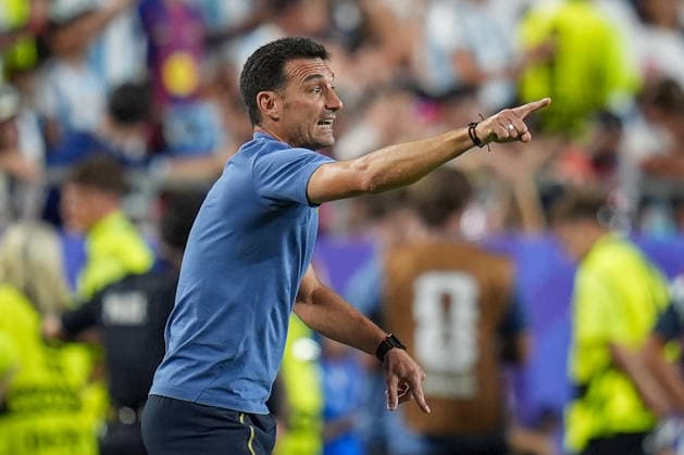 USA: Fussball FIFA World Cup, WM, Weltmeisterschaft, Fussball 2026, Viertelfinale - Argentinien vs Schweiz - Kansas City Stadium (GEHA Field at Arrowhead Stadium, Kansas City, Missouri): Lionel Scaloni (Trainer Argentinien) *** USA Soccer 2026 FIFA World Cup, Quarterfinals: Argentina vs. Switzerland at GEHA Field at Arrowhead Stadium, Kansas City, Missouri. Lionel Scaloni, Argentina s head coach Copyright: xJOERANxSTEINSIEKx