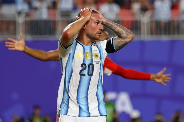 FIFA World Cup, WM, Weltmeisterschaft, Fussball 2026 quarterfinals - Argentina vs Switzerland Alexis Mac Allister of Argentina gestures after missing a chance during the FIFA World Cup 2026 quarterfinals match Argentina vs Switzerland, in Kansas City, Missouri, USA, 11 July 2026. KANSAS CITY United States  Copyright: xCHRISTOPHERxNEUNDORFx