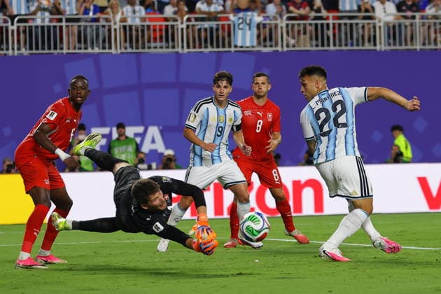 FIFA World Cup, WM, Weltmeisterschaft, Fussball 2026 quarterfinals - Argentina vs Switzerland Goalkeeper Gregor Kobel of Switzerland makes a save during the FIFA World Cup 2026 quarterfinals match Argentina vs Switzerland, in Kansas City, Missouri, USA, 11 July 2026. KANSAS CITY United States  Copyright: xCHRISTOPHERxNEUNDORFx