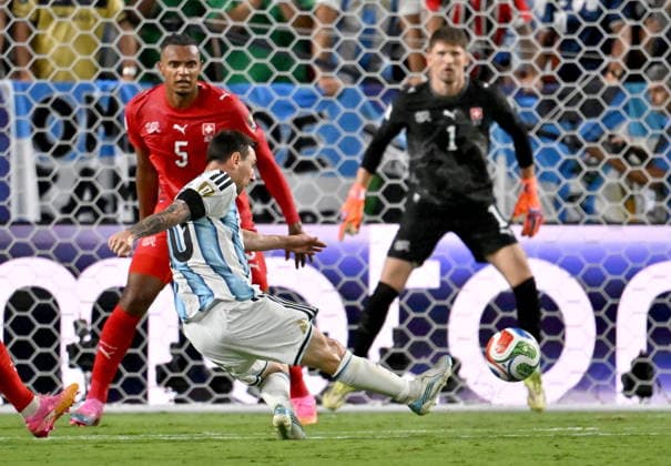 FIFA World Cup, WM, Weltmeisterschaft, Fussball 2026 quarterfinals - Argentina vs Switzerland Lionel Messi of Argentina shoots during the FIFA World Cup 2026 quarterfinals match Argentina vs Switzerland, in Kansas City, USA, 11 July 2026. KANSAS CITY United States  Copyright: xAMYxKONTRASx