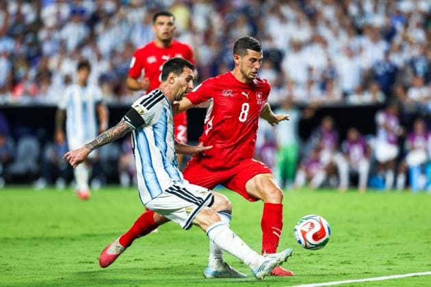 RECORD DATE NOT STATED FIFA World Cup, WM, Weltmeisterschaft, Fussball 2026 - Quarterfinals - Argentina v Switzerland Lionel Messi player of Argentina and Remo Freuler player of Switzerland during the FIFA World Cup quarterfinal match between Argentina and Switzerland, at Kansas City Stadium, in Missouri, United States, on Saturday, July 11, 2026.(Foto: Vanessa Carvalho Brazil Photo Press IMAGO) Sports Copyright: xVanessaxCarvalhox