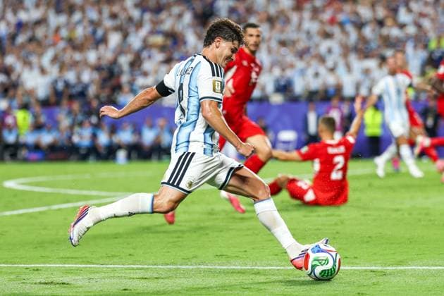 RECORD DATE NOT STATED FIFA World Cup, WM, Weltmeisterschaft, Fussball 2026 - Quarterfinals - Argentina v Switzerland Julian Alvarez player of Argentina during the FIFA World Cup quarterfinal match between Argentina and Switzerland, at Kansas City Stadium, in Missouri, United States, on Saturday, July 11, 2026.(Foto: Vanessa Carvalho Brazil Photo Press IMAGO) Sports Copyright: xVanessaxCarvalhox