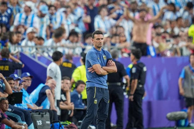 USA: Fussball FIFA World Cup, WM, Weltmeisterschaft, Fussball 2026, Viertelfinale - Argentinien vs Schweiz - Kansas City Stadium (GEHA Field at Arrowhead Stadium, Kansas City, Missouri): Lionel Scaloni (Trainer Argentinien) *** USA Soccer 2026 FIFA World Cup, Quarterfinals: Argentina vs. Switzerland at GEHA Field at Arrowhead Stadium, Kansas City, Missouri. Lionel Scaloni, Argentina s head coach Copyright: xJOERANxSTEINSIEKx