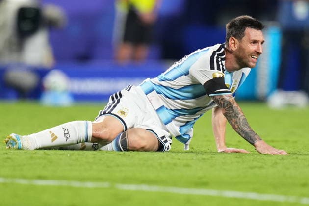 Argentina v Switzerland - FIFA World Cup, WM, Weltmeisterschaft, Fussball 2026 - Quarter Finals KANSAS CITY, MISSOURI, US - JULY 11: Lionel Messi (10) of Argentina on the ground during the 2026 FIFA World Cup quarter-final match between Argentina and Switzerland at Arrowhead Stadium in Kansas City, Missouri, US, on July 11, 2026. Ercin Erturk Anadolu Missouri United States. Editorial use only. Please get in touch for any other usage.  Copyright: x2026xAnadoluxErcinxErturkx