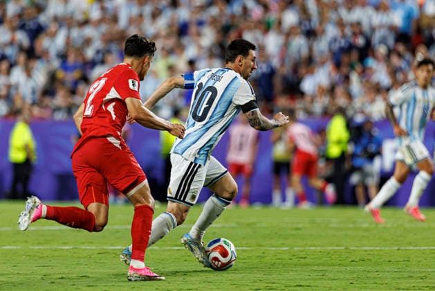 Lionel Messi seen during FIFA World Cup, WM, Weltmeisterschaft, Fussball 2026 quarterfinal game between national teams of Argentina and Switzerland (Grzegorz Wajda Ball Raw Images) Kansas Cit Kansas City Stadium USA Copyright: xGrzegorzxWajdax grzegorzwajda_argentina_swiss_2526_4-10