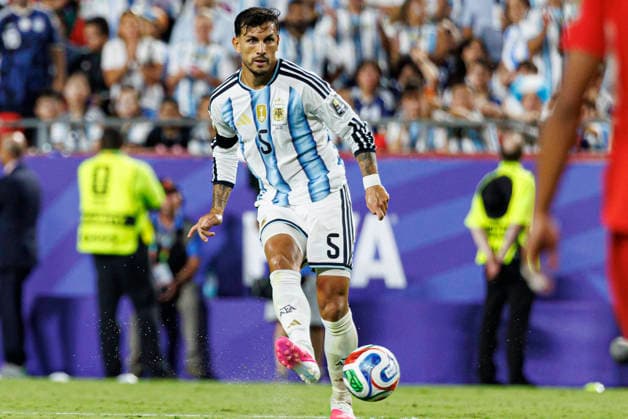 Leandro Paredes seen during FIFA World Cup, WM, Weltmeisterschaft, Fussball 2026 quarterfinal game between national teams of Argentina and Switzerland (Grzegorz Wajda Ball Raw Images) Kansas Cit Kansas City Stadium USA Copyright: xGrzegorzxWajdax grzegorzwajda_argentina_swiss_2526_4-6
