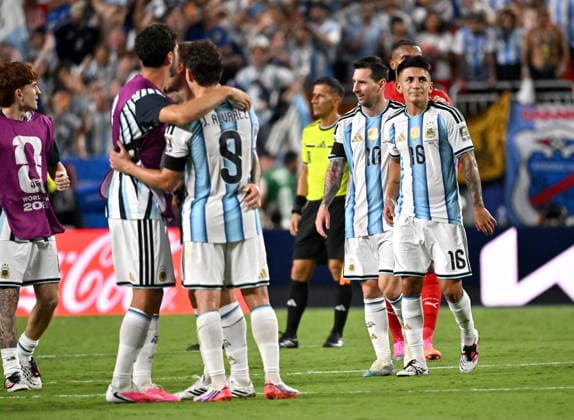 FIFA World Cup, WM, Weltmeisterschaft, Fussball 2026 quarterfinals - Argentina vs Switzerland Players of Argentina celebrate after winning the FIFA World Cup 2026 quarterfinals match Argentina vs Switzerland, in Kansas City, USA, 11 July 2026. KANSAS CITY United States  Copyright: xAMYxKONTRASx