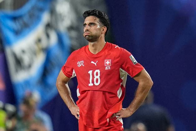 USA: Fussball FIFA World Cup, WM, Weltmeisterschaft, Fussball 2026, Viertelfinale - Argentinien vs Schweiz - Kansas City Stadium (GEHA Field at Arrowhead Stadium, Kansas City, Missouri): Enttäuschung und Trauer nach der Niederlage im Viertelfinale bei Eray Cömert Eray Comert (Schweiz, 18) *** USA Soccer 2026 FIFA World Cup, Quarterfinals: Argentina vs. Switzerland at GEHA Field at Arrowhead Stadium, Kansas City, Missouri. Disappointment and sadness following the quarterfinal loss for Eray Cömert (Eray Comert), Switzerland, 18 Copyright: xJOERANxSTEINSIEKx