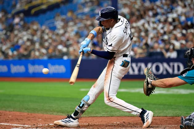 July 11, 2026, St. Petersburg, Florida, USA: Tampa Bay Rays left fielder Chandler Simpson (14) flies out to Seattle Mariners left fielder Randy Arozarena (56) during an MLB, Baseball Herren, USA game on July 11, 2026 at Tropicana Field. The Rays beat the Mariners 6-1. St. Petersburg USA - ZUMAh180 20260711_zsp_h180_099 Copyright: xKimxHukarix