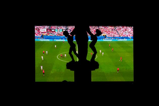 Fotball-VM 2026: Norge - England Oslo 20260712. Publikum ser pa VM-kampen mellom Norge og England som vises pa storskjerm i Oslo sentrum lordag kveld. Foto: Javad Parsa NTB Oslo Norge EDITORIAL USE ONLY. RESTRICTED USE FOR BETTING COMPANIES Ref:_SPOrBaeBgv6ZHI.jpg *** 2026 World Cup Norway England Oslo 20260712 Spectators watch the World Cup match between Norway and England, shown on a big screen in downtown Oslo on Saturday evening. Photo: Javad Parsa, NTB, Oslo, Norway. EDITORIAL USE ONLY. RESTRICTED USE FOR BETTING COMPANIES  Copyright: xJavadxParsax xNTBx